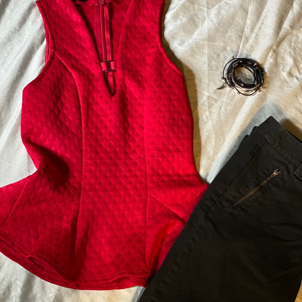 Sexy BEBE deep V peplum red top - small